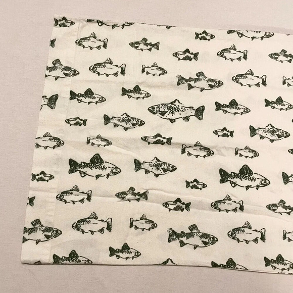 Eddie Bauer School of Fish Lot of 2 Pillow Cases 29.5 x 19 Inch - Picture 16 of 16